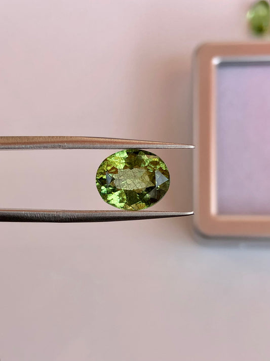 3.75 ct Natural Peridot