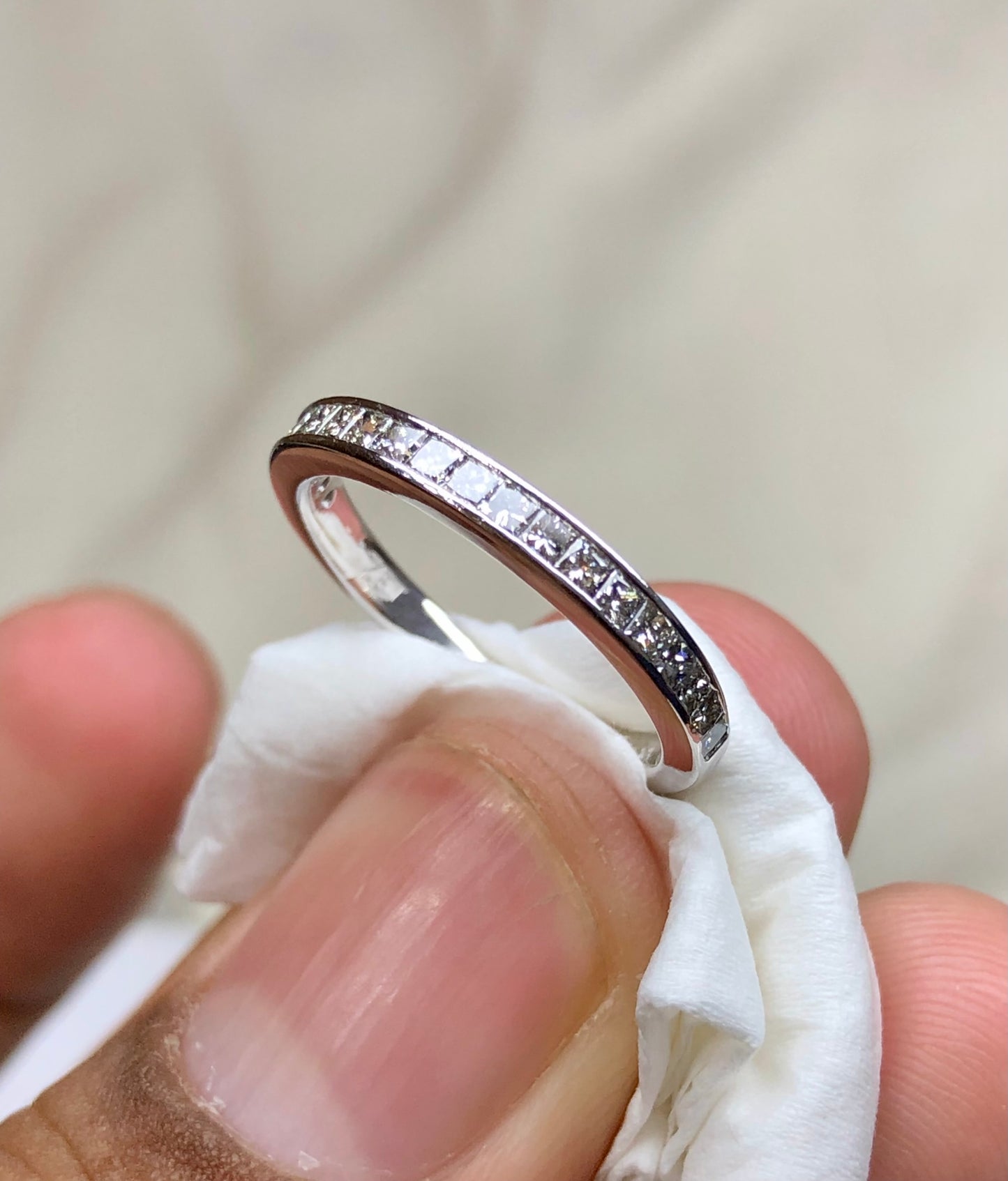 Half Eternity Band in 18kt gold and diamonds