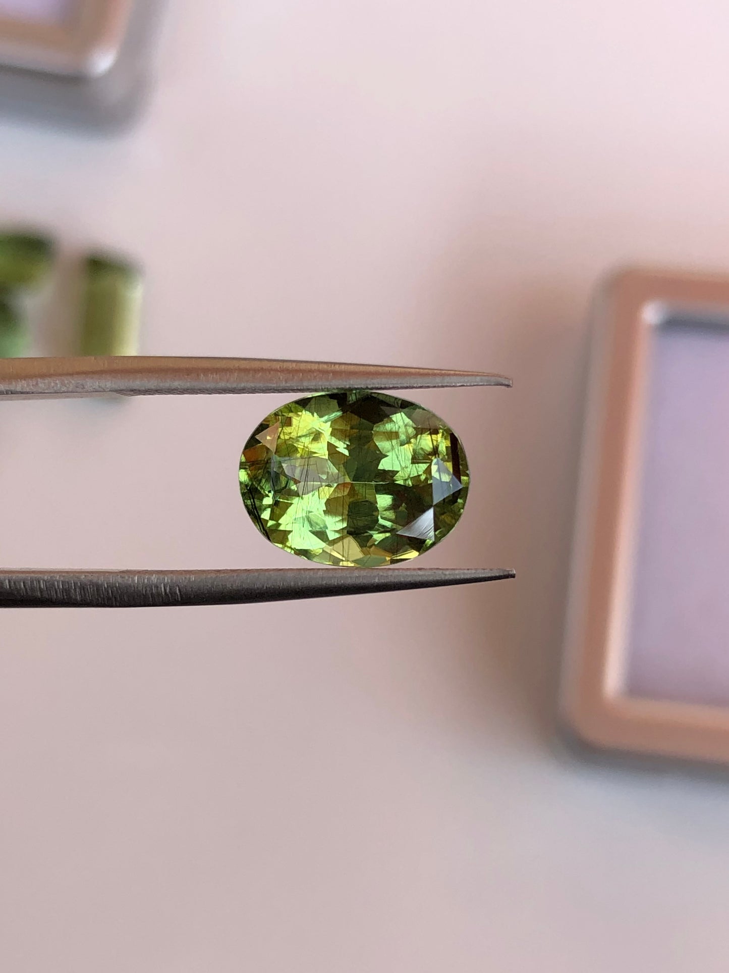 3.92 ct Natural Peridot