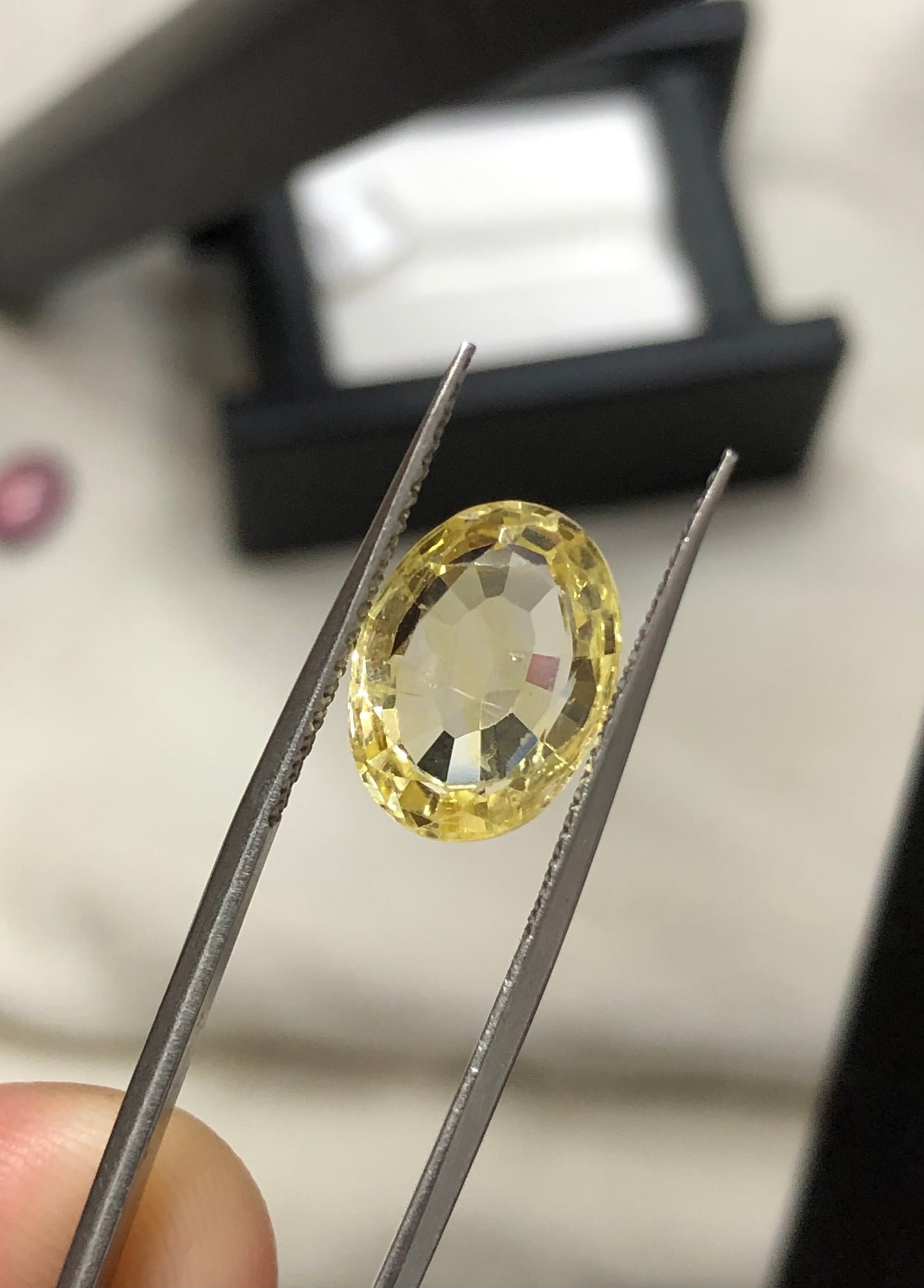 4.64 ct Unheat Srilankan Yellow Sapphire