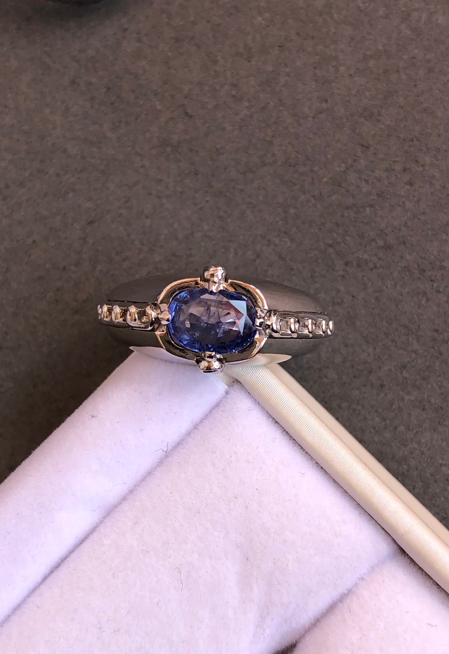 1.66ct Srilankan Blue Sapphire Ring