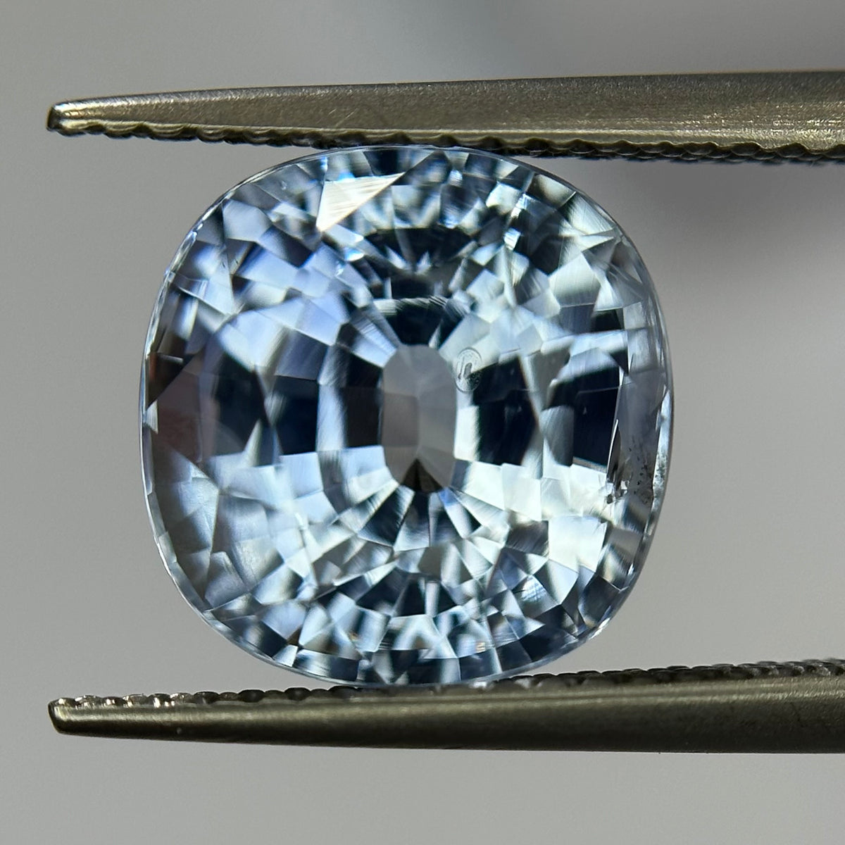 7.14 ct Blue Sapphire