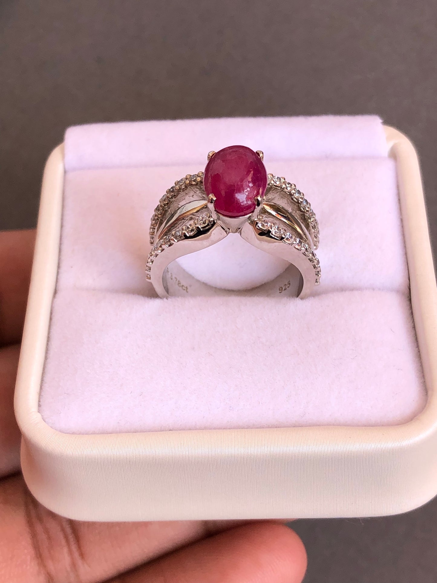 3.78 ct Unheat Ruby Ring