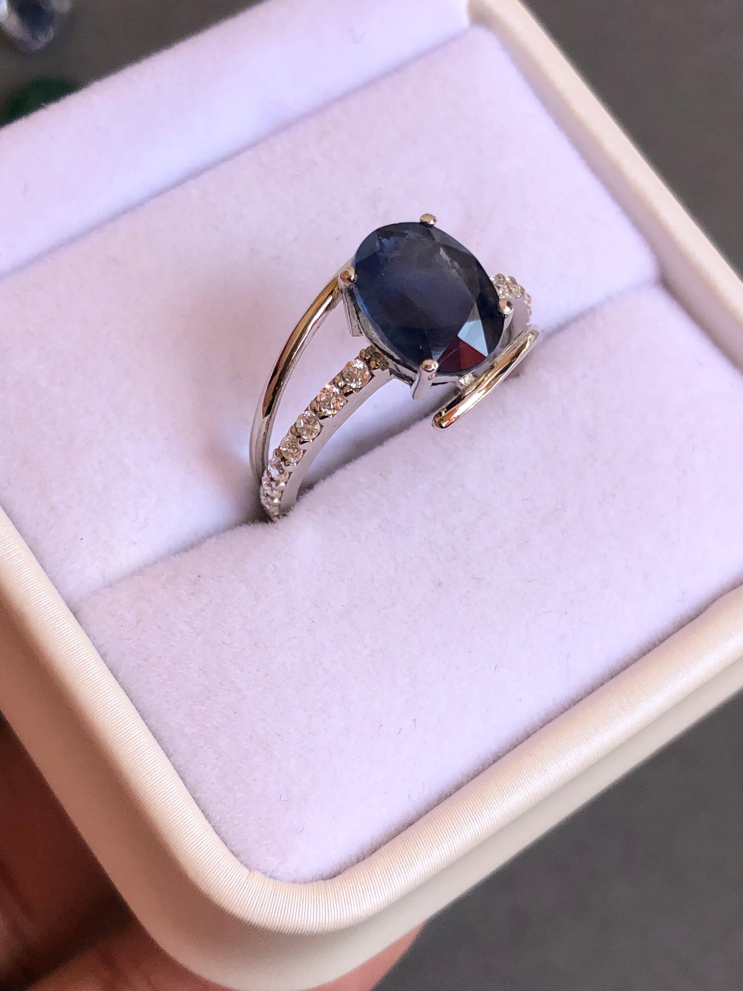 3.77 ct Natural Sapphire Ring